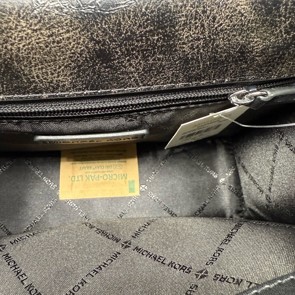 Greenwich Small Studded Distressed Black - 8"W X 6"H X 3"D Crossbody Bag NWT - Picture 11 of 15